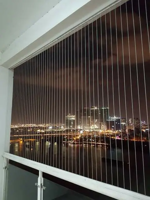 lap-dat-luoi-an-toan-ban-cong-cua-so-can-ho