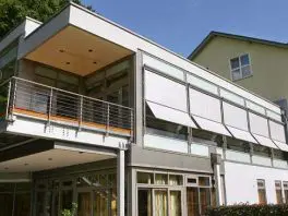 bat-che-nang-mua-mai-hien-ban-cong