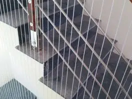 Lưới chắn cầu thang cho bé, lưới an toàn cho bé luoi-chan-khe-hoi-cau-thang-bao-ve-tre-nho