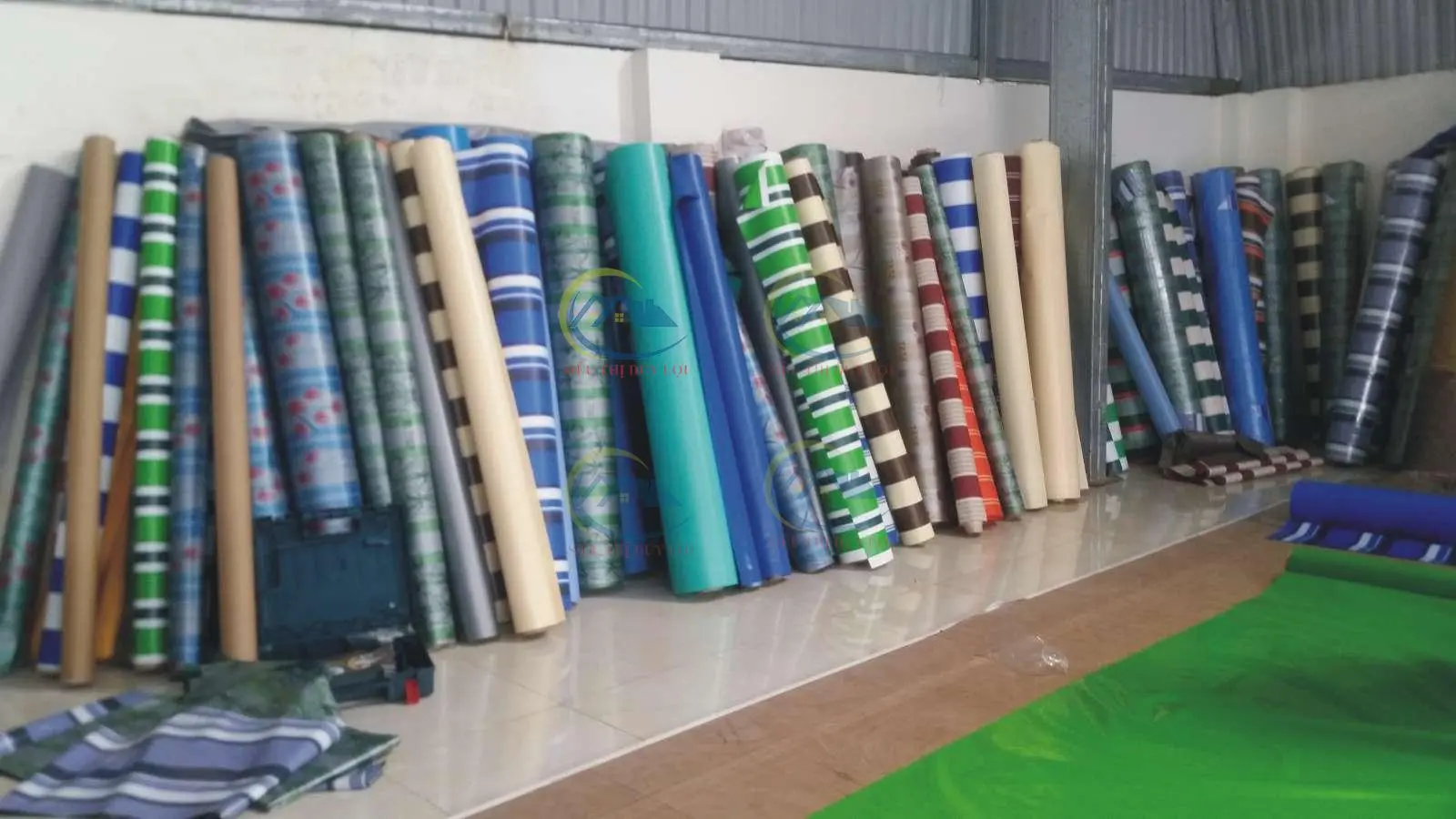 Chọn bạt cuốn ban công loại nào? Bật mí cách chọn bạt cuốn ban công chất lượng nhất