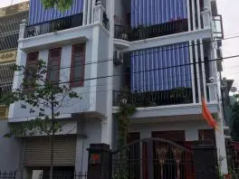 mai-xep-che-ban-cong-nha