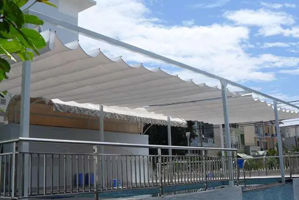 Những lý do khiến bạn chọn mái che ban công Những lý do khiến bạn chọn mái che ban công