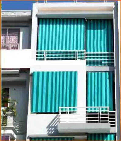 Có nên lắp đặt bạt cuốn che nắng cho ban công không? Có nên lắp đặt bạt cuốn che nắng cho ban công không?