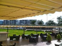 Mách bạn cách sử dụng mái xếp Hà Nội mai-xep-cafe-san-vuon-1