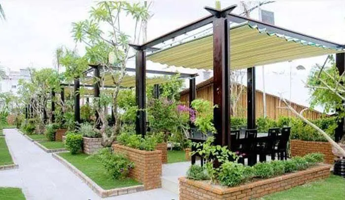 Mách bạn dịch vụ lắp đặt mái xếp café sân vườn TPHCM