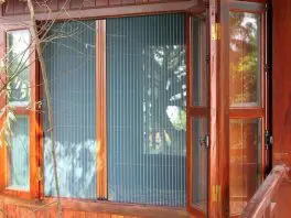 cua-luoi-chong-muoi-cho-cua-so-dang-xep-2-canh