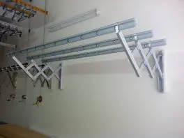 gian-phoi-xep-ngang-gan-tuong-hoa-phat