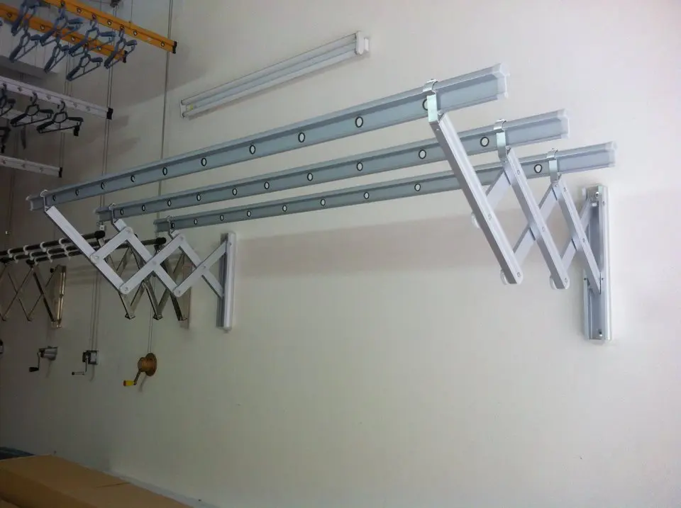 gian-phoi-xep-ngang-gan-tuong-hoa-phat