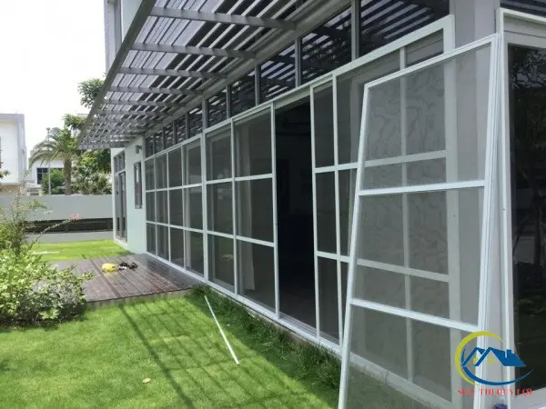 ưu nhược điểm cửa lưới chống muỗi