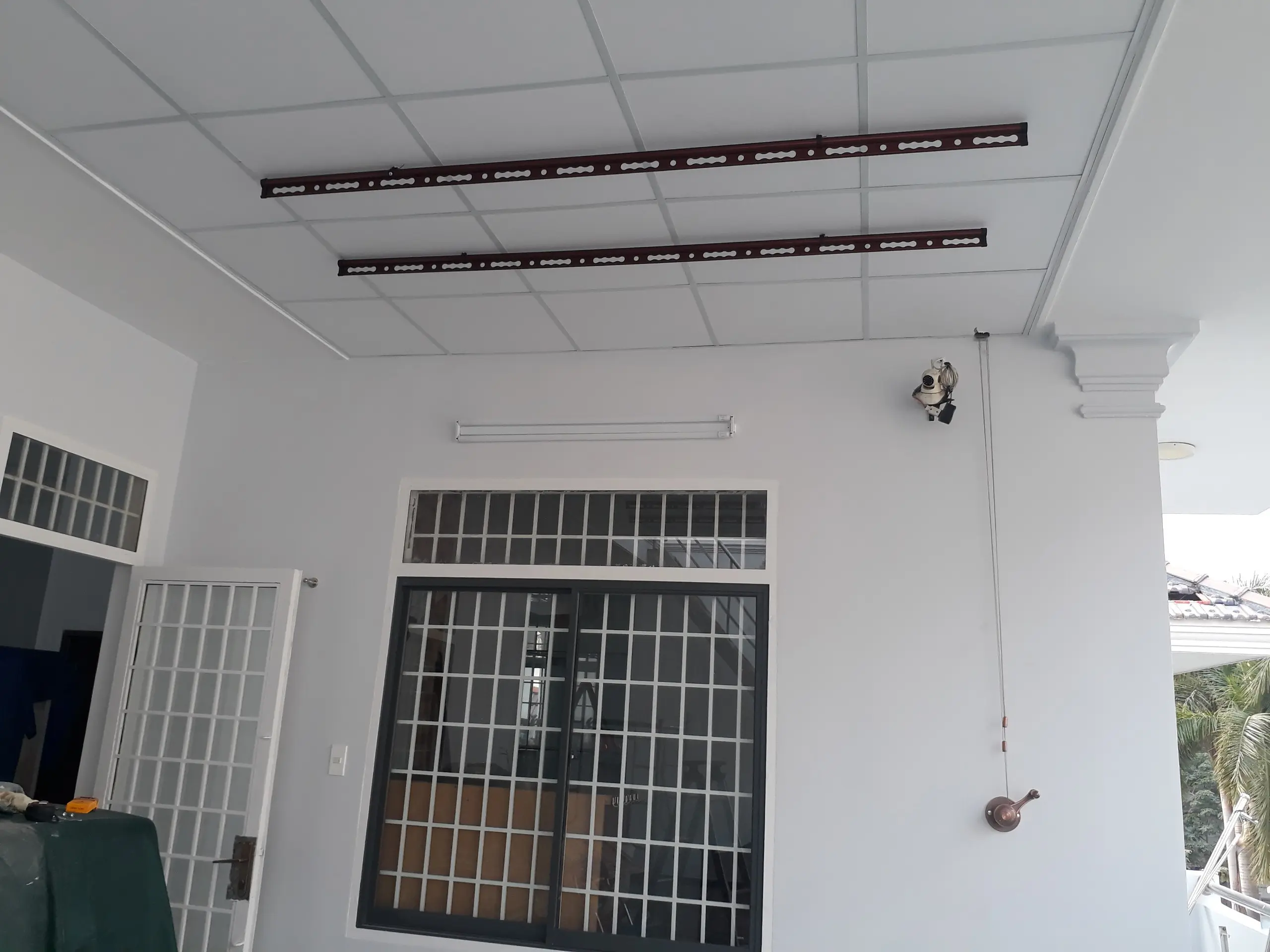 sieu-thi-duy-loi-com-hinh-anh-gian-phoi-quan-ao-thong-minh-takashi-191