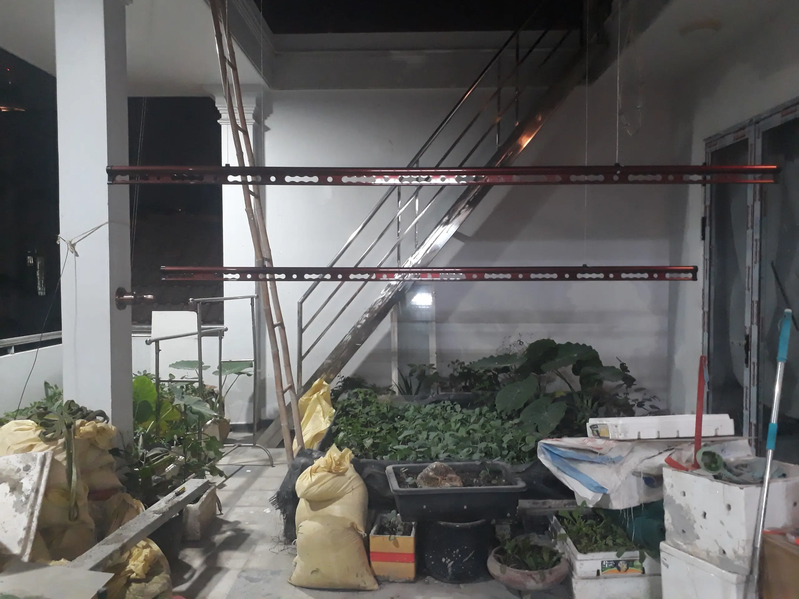 sieu-thi-duy-loi-com-lap-dat-gian-phoi-thong-minh-takashi-01-tai-ha-noi